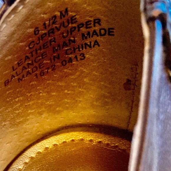 CIRCA Joan & David Brown Alligator Print Luxe Heels - Picture 4 of 9